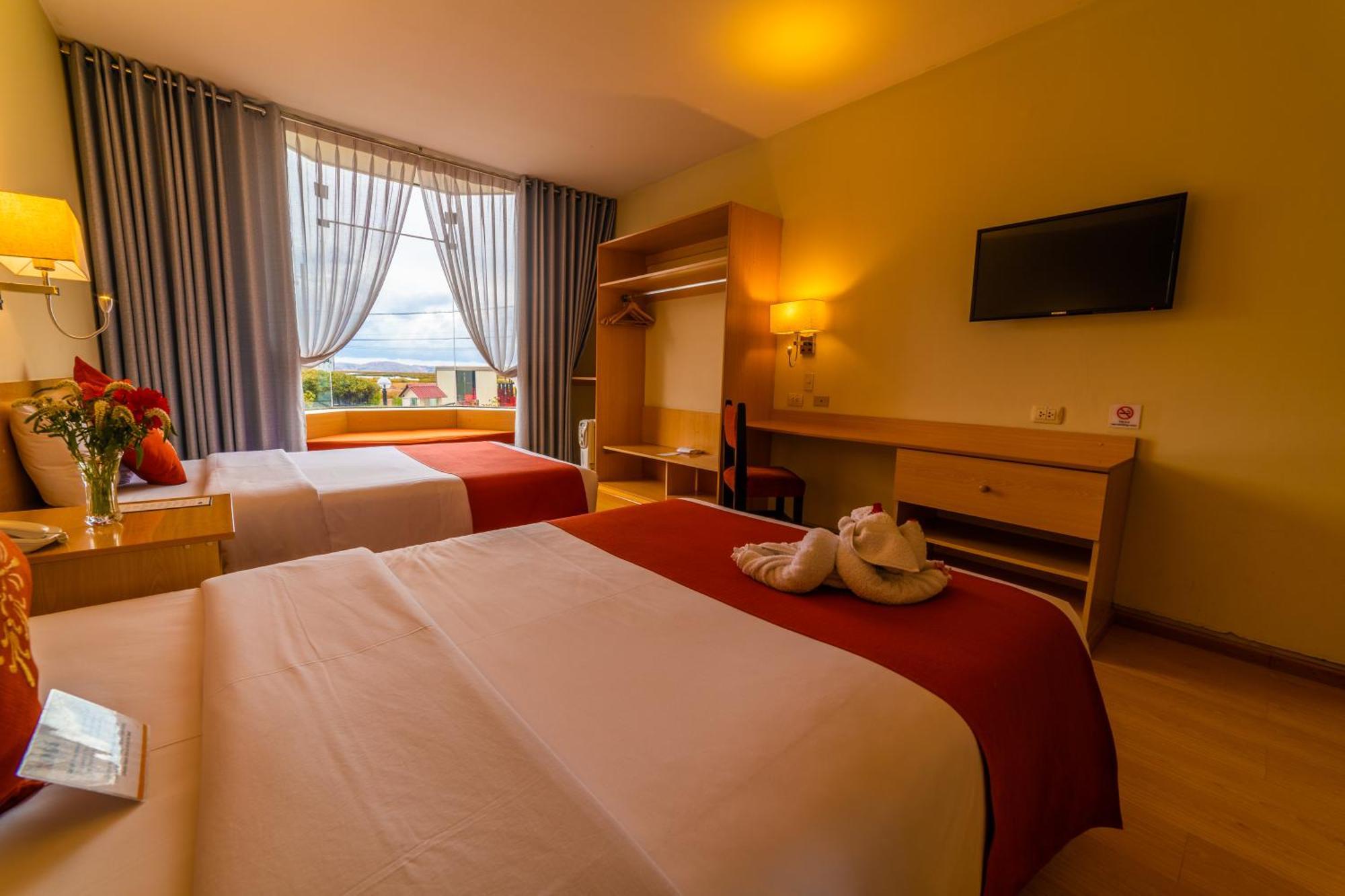 Hotel Titicaca 4*